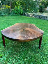 Load image into Gallery viewer, Coffee table
